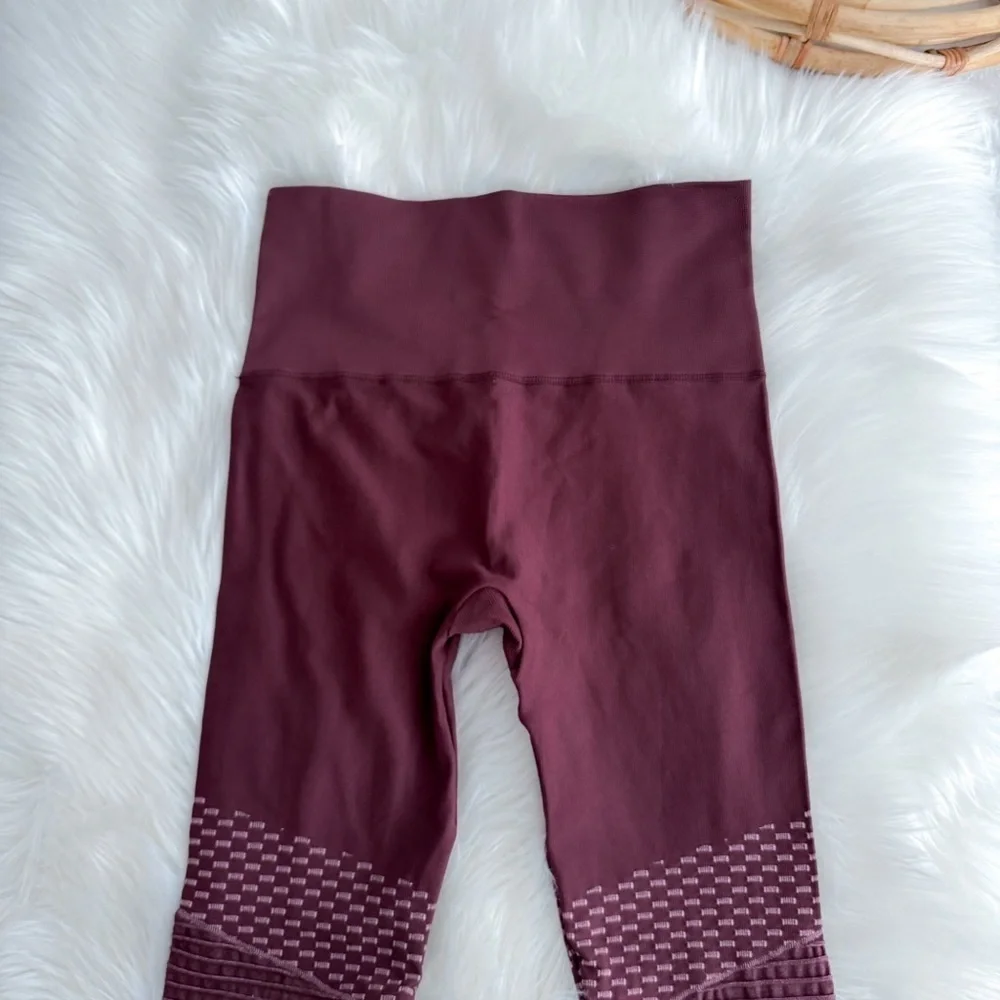 Spanx Look At Me Seamless Moto Leggings Wine Burgundy Red